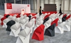 czerwone-designerskie-krzesla-eventowe-flux-wynajem-eventmeble-warszawa