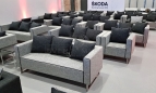 sofy-fotele-eventowe-neiva-tapicerka-materialowa-wynajem-na-konferencje